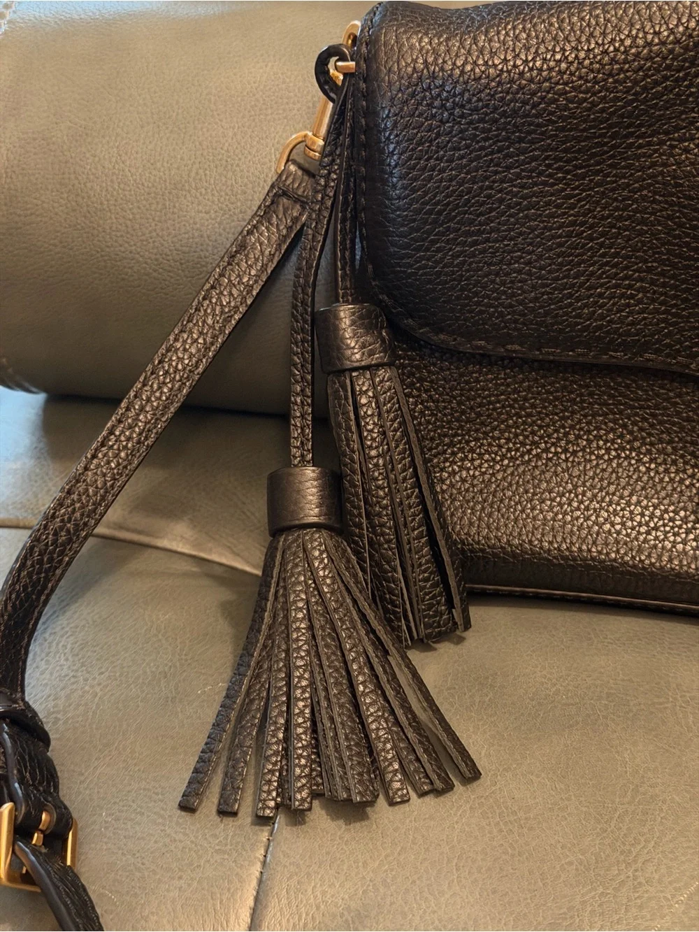 Tory Burch gorgeous Black Leather Crossbody Bag with double Tassel EUC